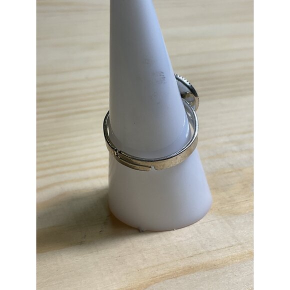 Adjustable Silver Tone Green Dried Flower Ring - Picture 3 of 4